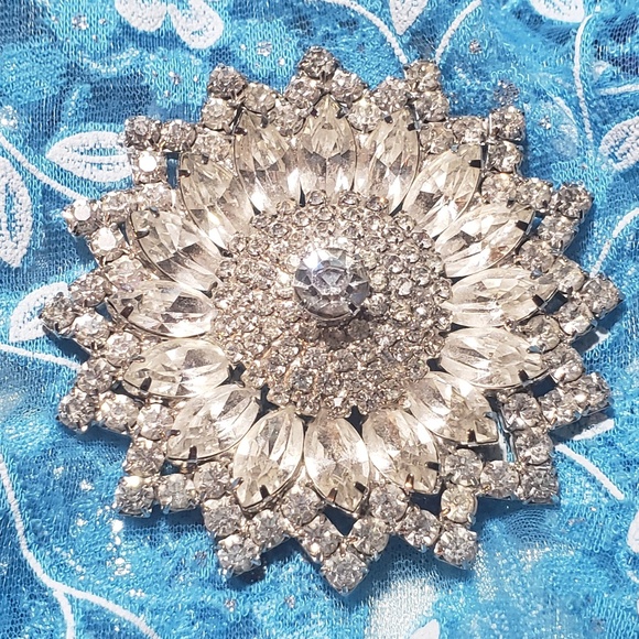 Jewelry - 💎1950's HUGE 100s Austrian Crystals Brooch Pin